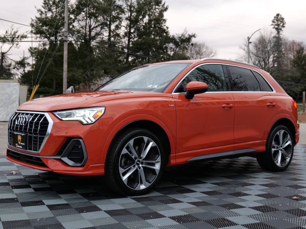 Used 2019 Audi Q3 2.0T Premium Plus w/ Premium Plus Package image 76
