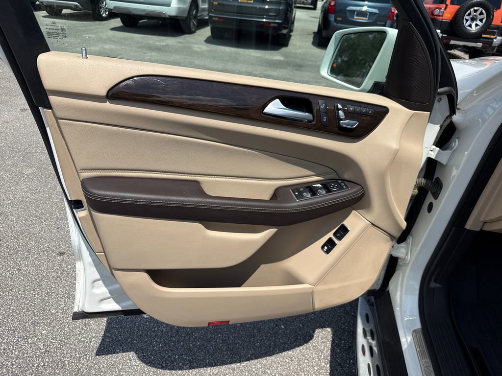 Used 2017 Mercedes-Benz GLS 450 4MATIC image 13