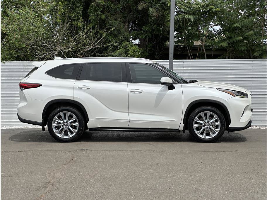 Used 2020 Toyota Highlander Limited AWD/4WD image 6