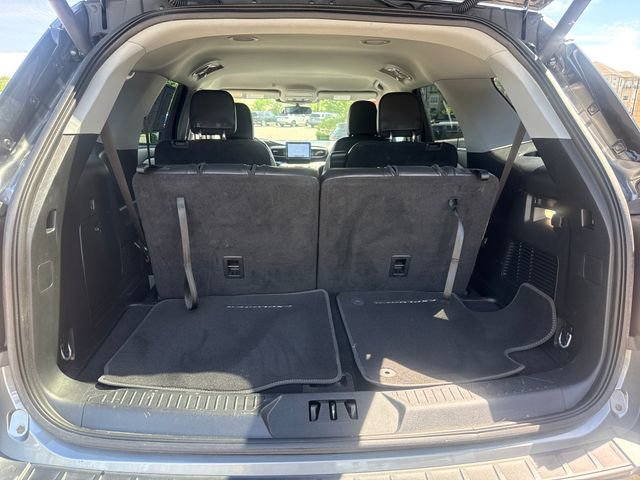 Used 2023 Ford Explorer XLT w/ Equipment Group 202A AWD/4WD image 18