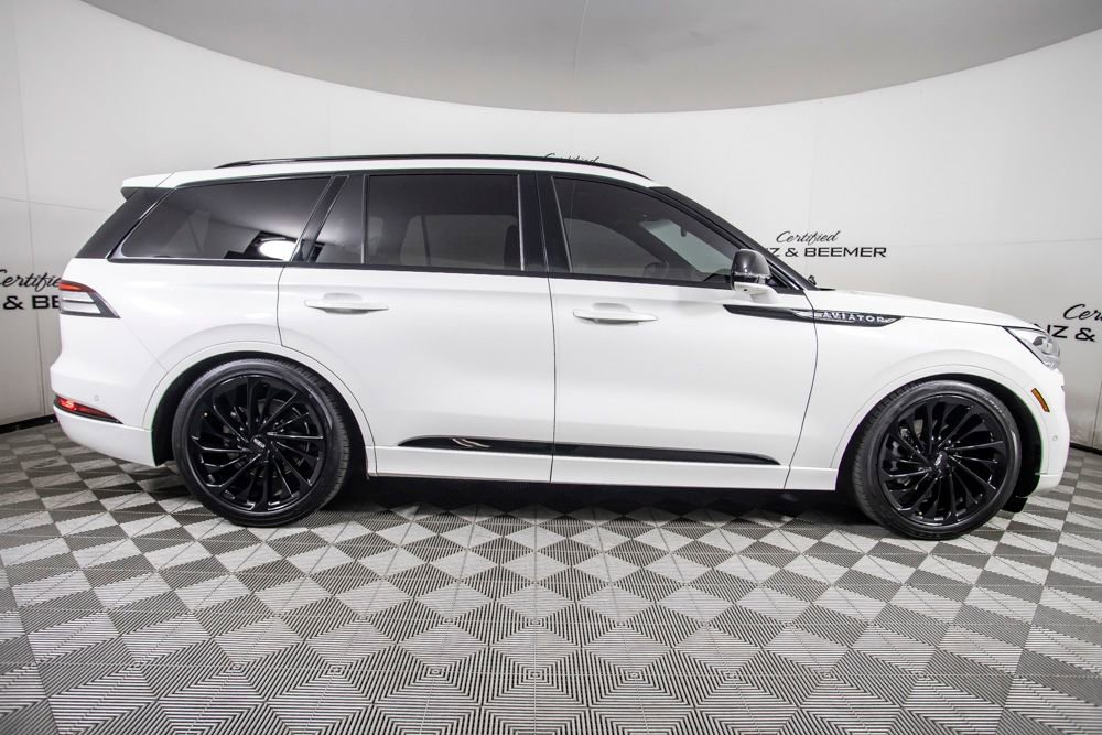 Used 2023 Lincoln Aviator Black Label w/ Jet Package AWD/4WD image 3