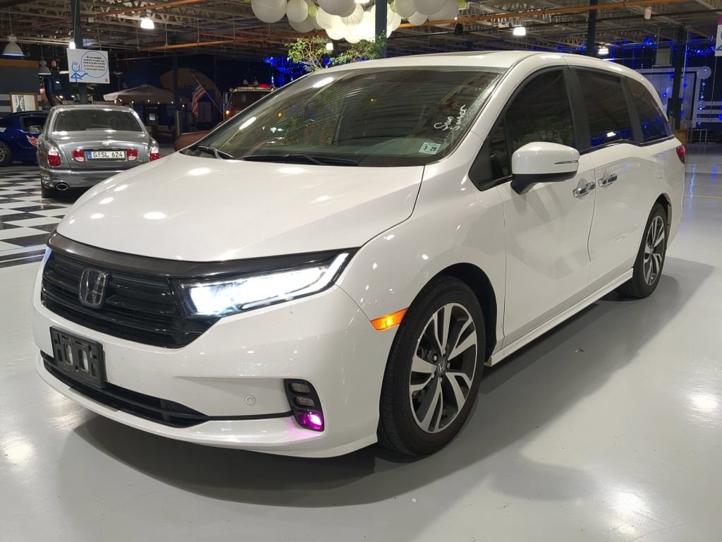 Used 2024 Honda Odyssey Touring video 1
