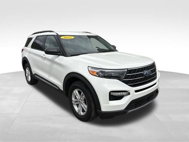 Used 2023 Ford Explorer XLT w/ Equipment Group 202A AWD/4WD image 8