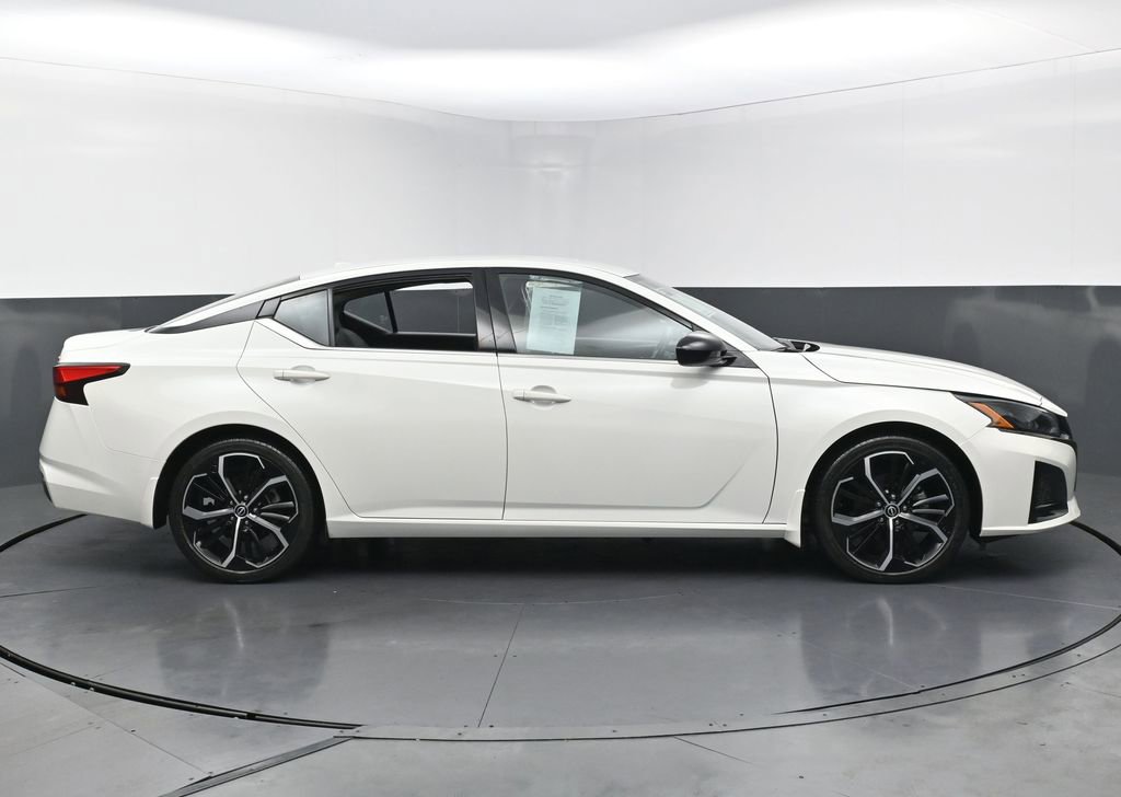Used 2023 Nissan Altima 2.5 SR image 6