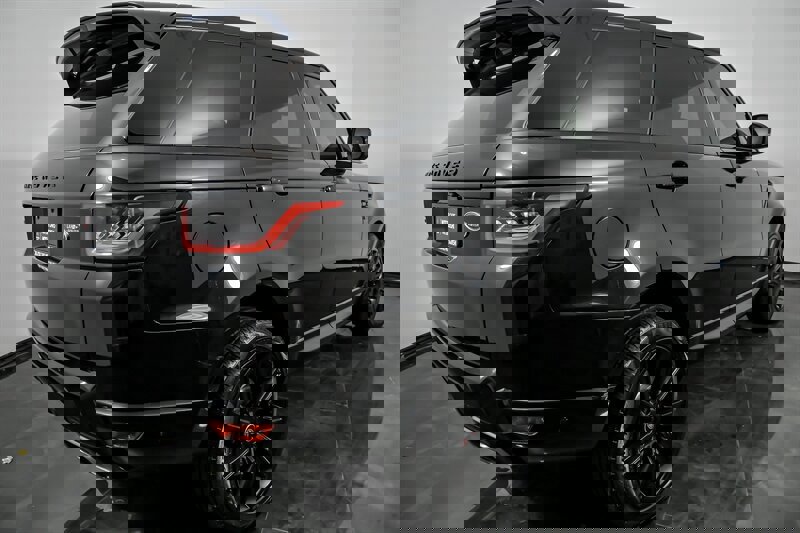 Used 2019 Land Rover Range Rover Sport HST image 10