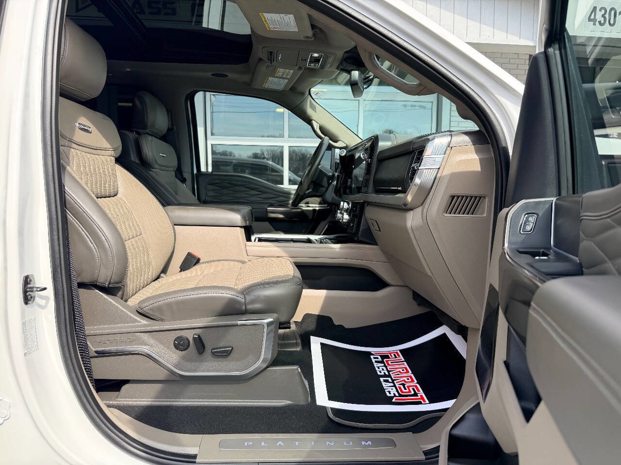 Used 2025 Ford F450 Platinum w/ Platinum Plus Package image 43