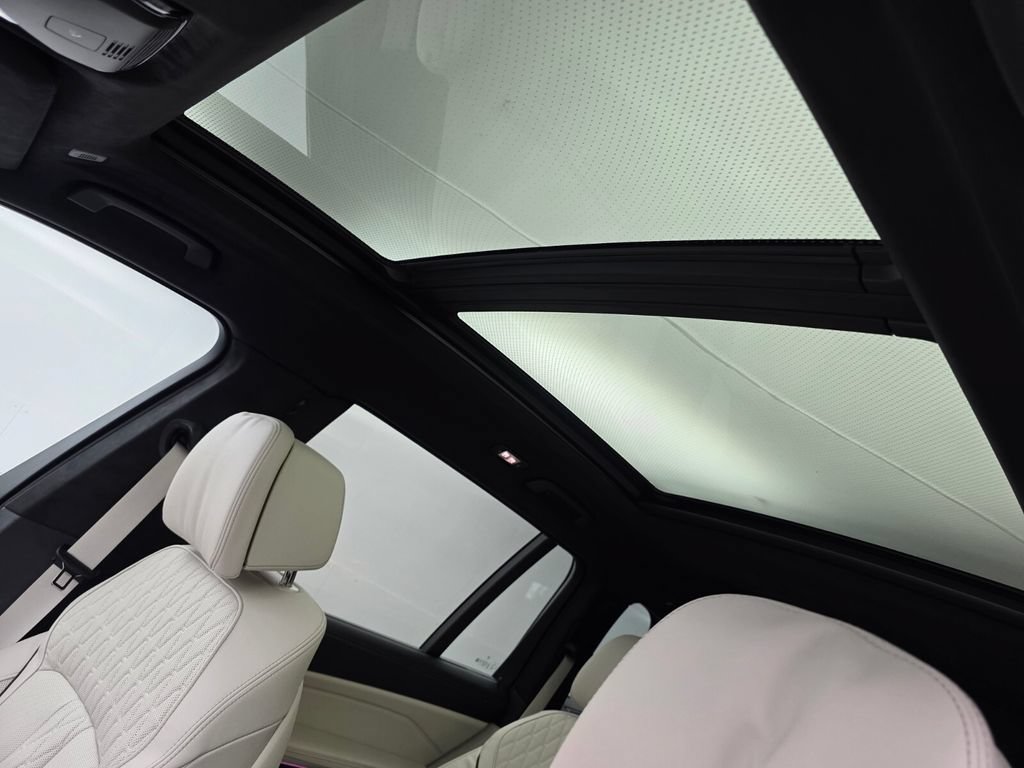 New 2026 BMW ALPINA XB7 AWD/4WD image 9