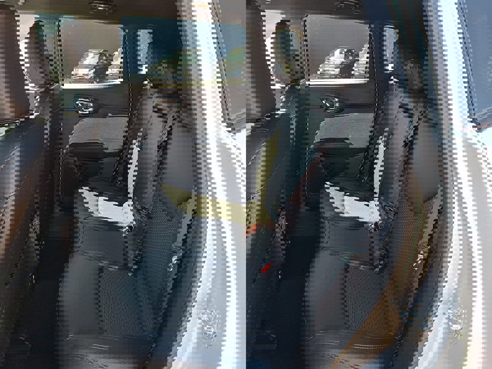 Used 2024 Jeep Compass Latitude image 10