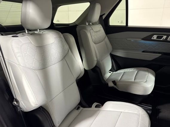 New 2026 Ford Explorer Platinum AWD/4WD image 13