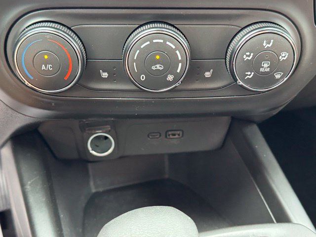 Used 2026 Chevrolet Trax RS FWD image 17