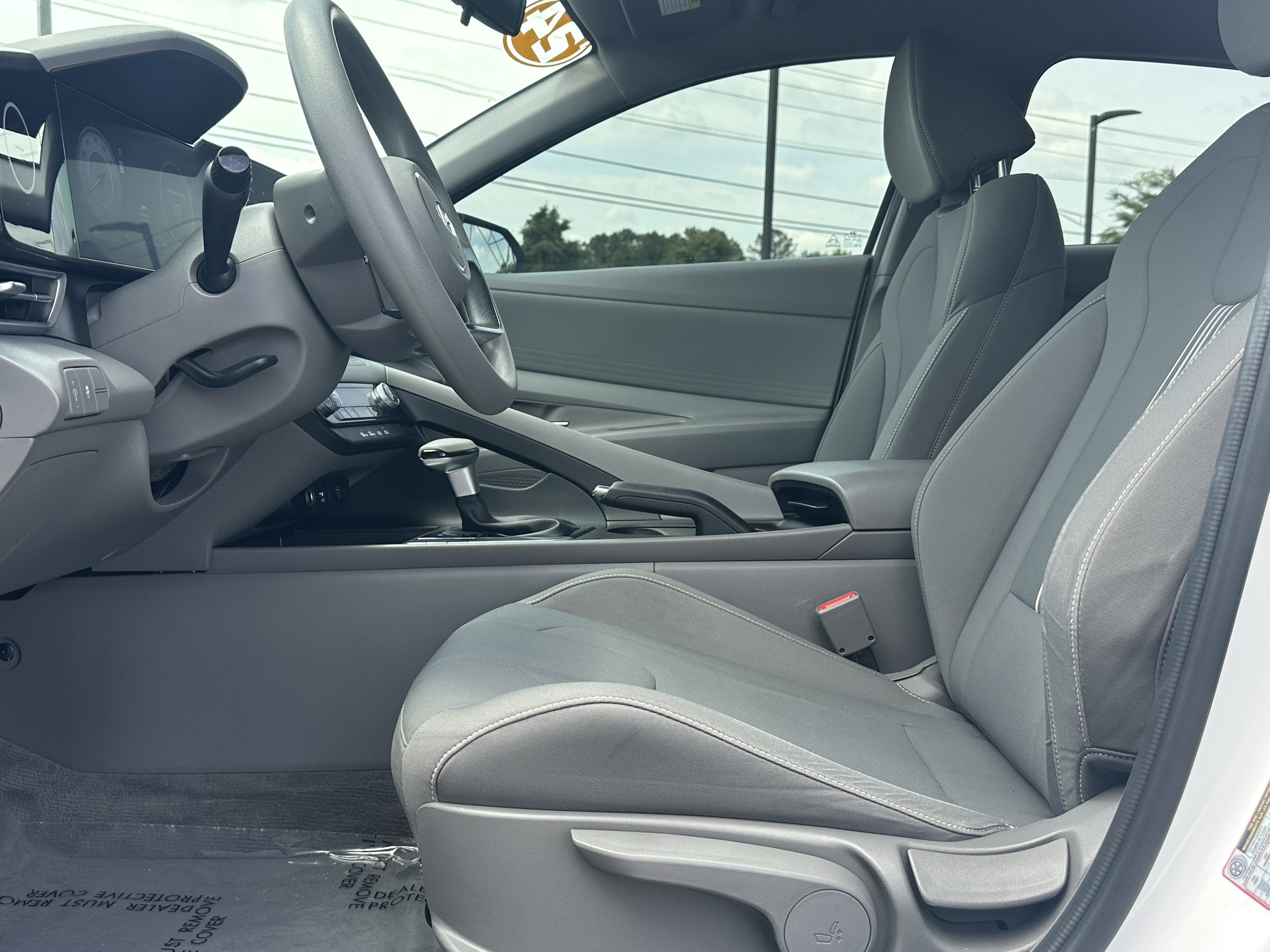 Used 2024 Hyundai Elantra SEL FWD image 12