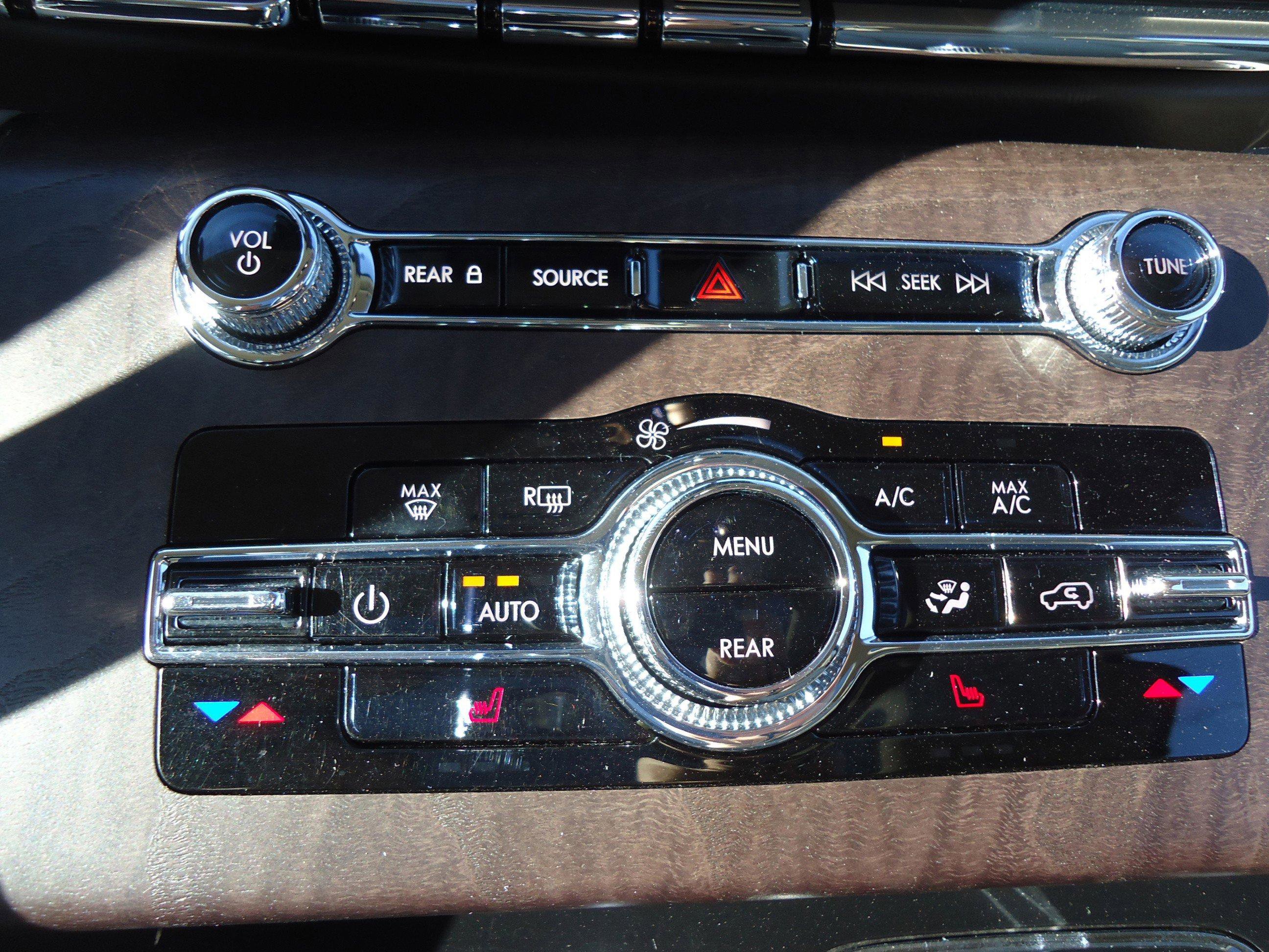 Used 2023 Lincoln Aviator Reserve w/ Class IV Trailer Tow Package image 19