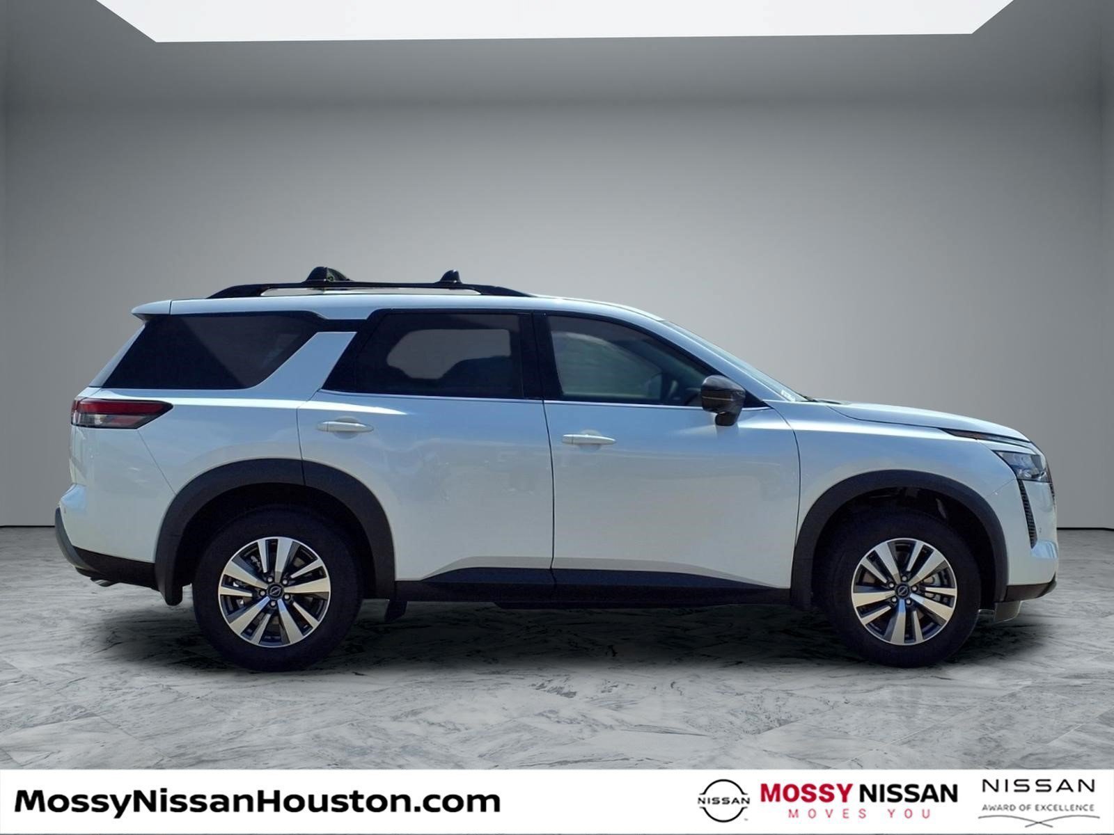 New 2026 Nissan Pathfinder SL FWD image 8