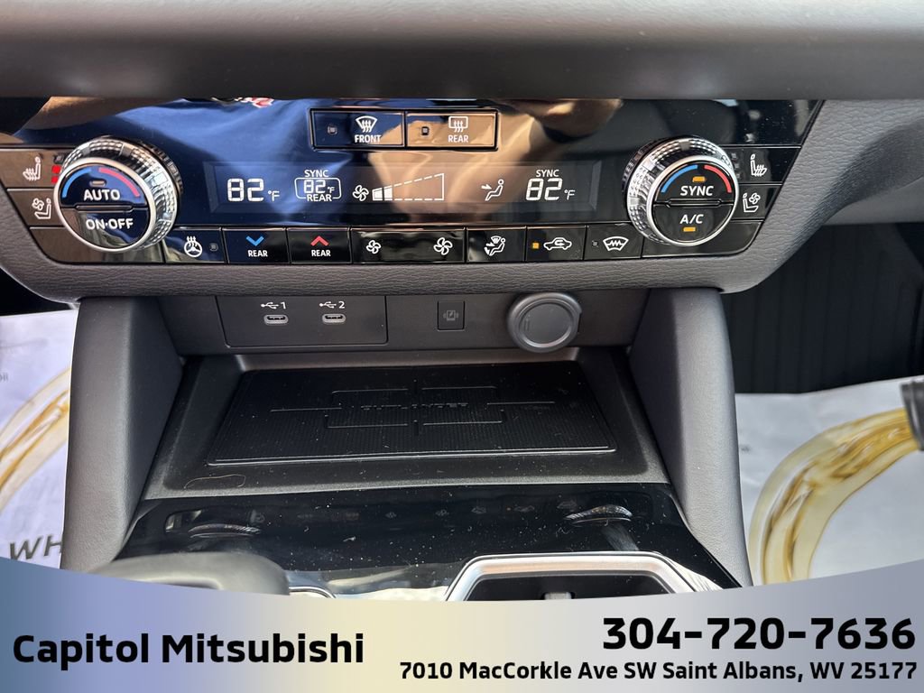 New 2025 Mitsubishi Outlander SEL image 24