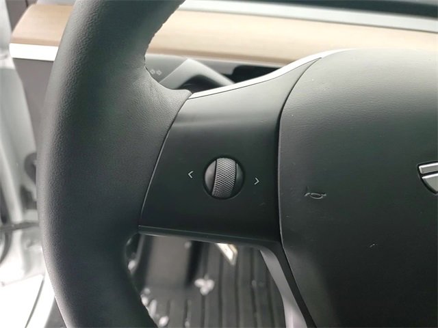 Used 2023 Tesla Model Y Performance image 13