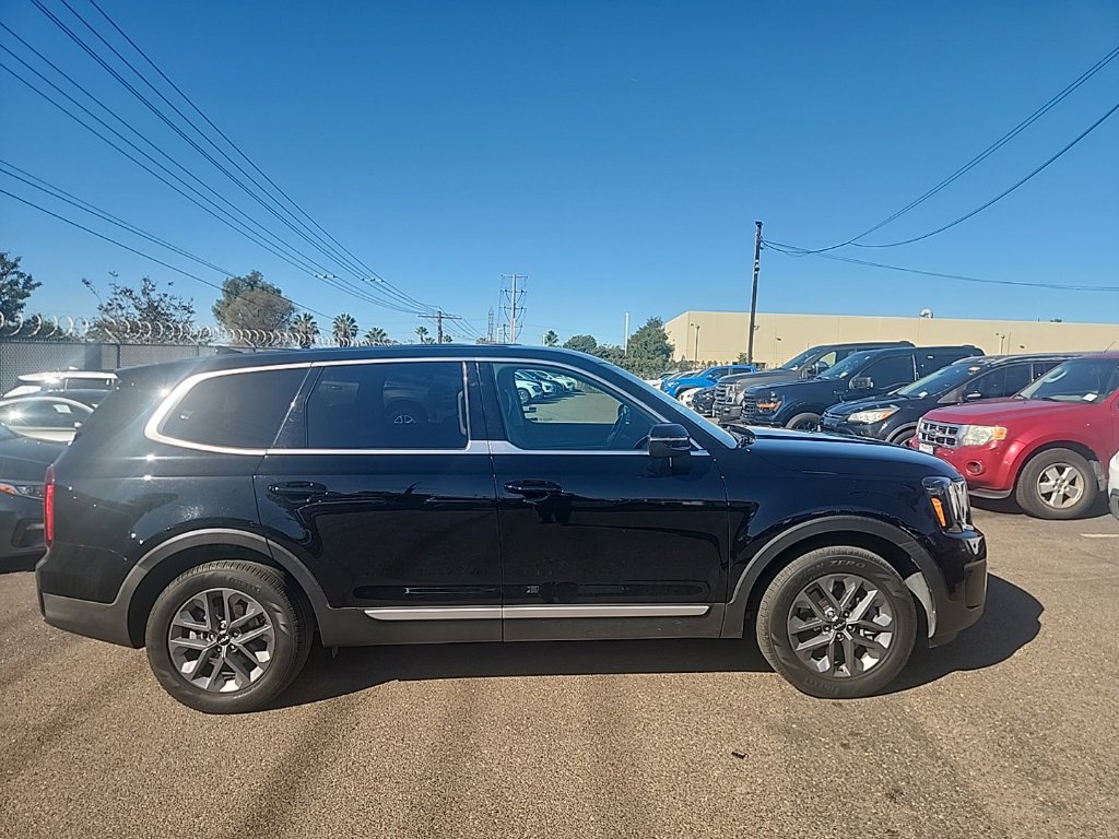 Certified 2024 Kia Telluride LX FWD image 16