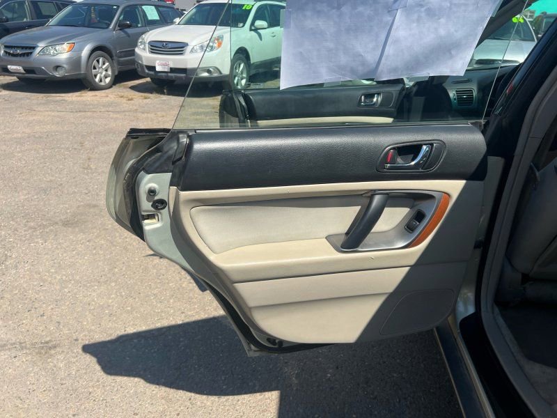Used 2005 Subaru Outback 2.5i image 9
