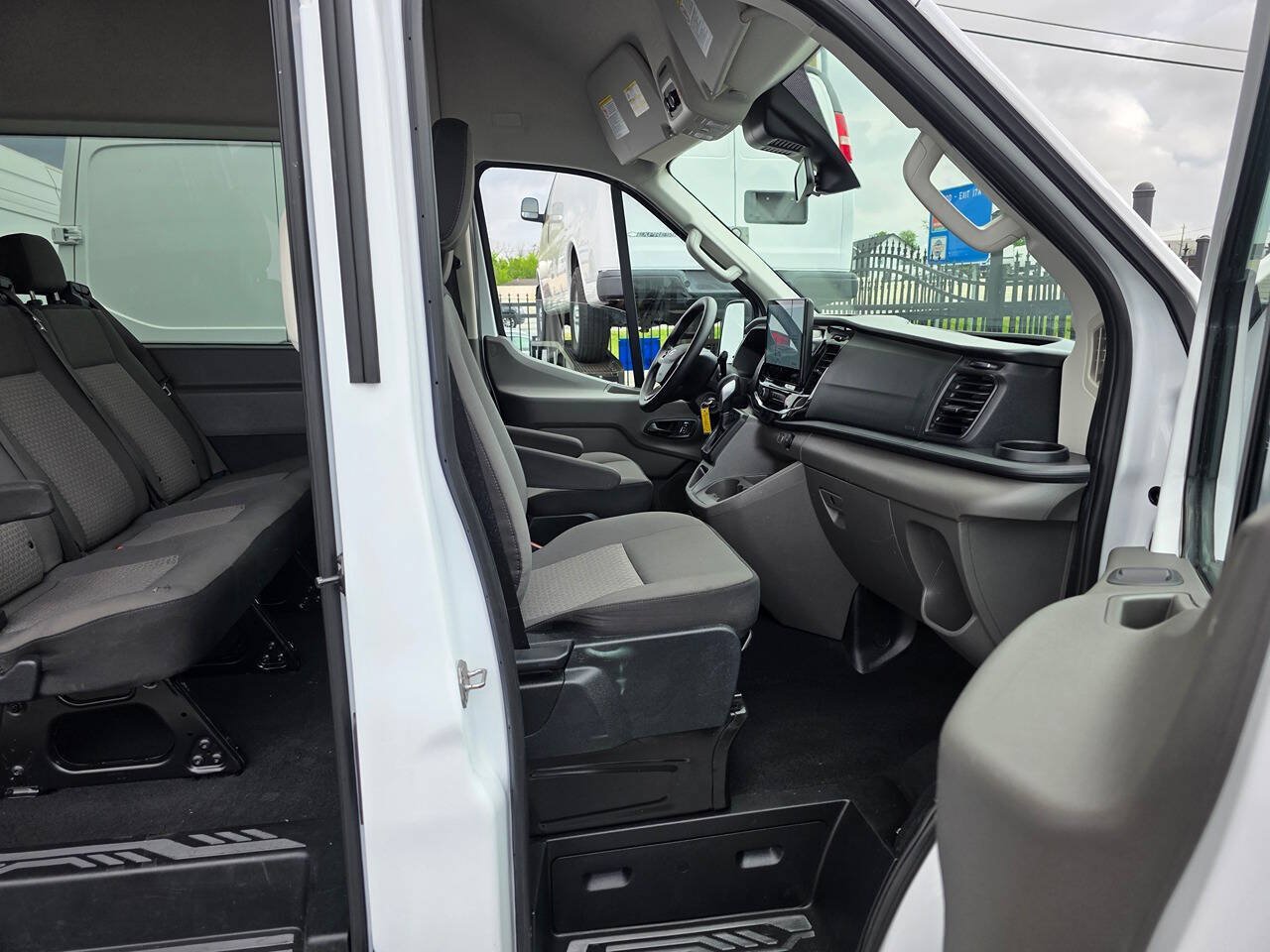 Used 2024 Ford Transit 350 XLT RWD image 18