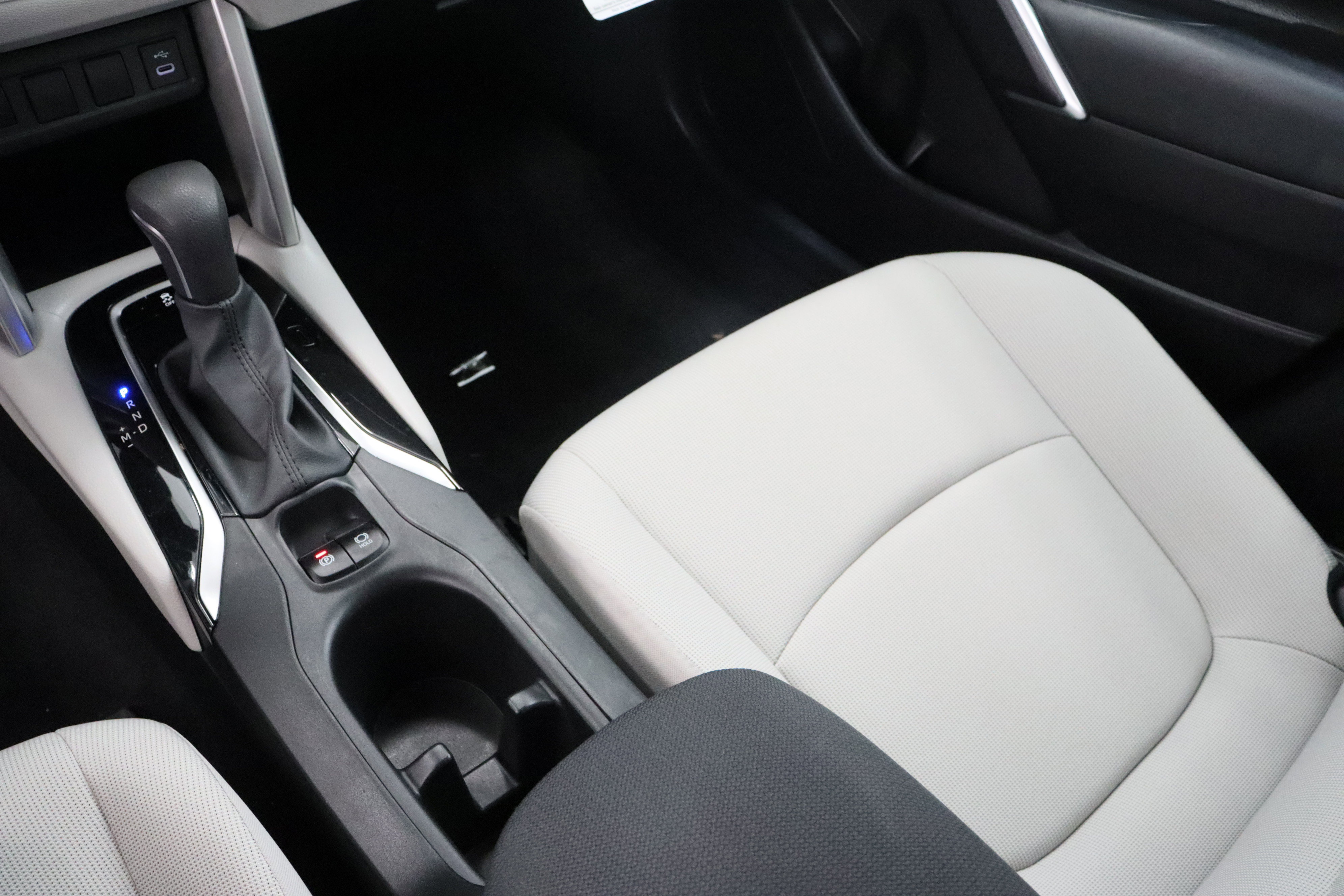 Certified 2023 Toyota Corolla Cross LE w/ Moonroof Package image 16