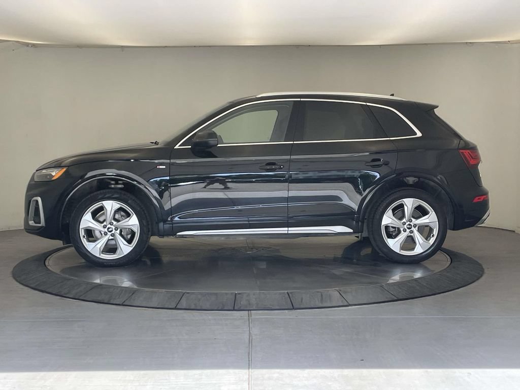 Certified 2025 Audi Q5 2.0T Premium Plus w/ Premium Plus Package AWD/4WD image 2
