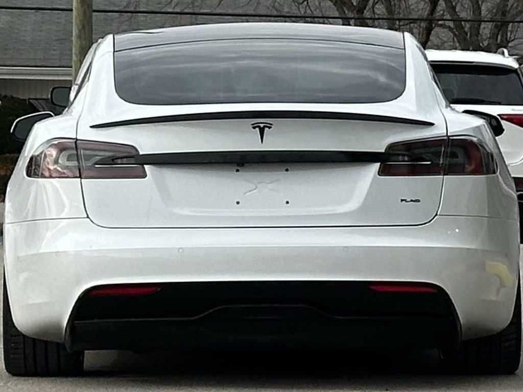 Used 2021 Tesla Model S Plaid image 9