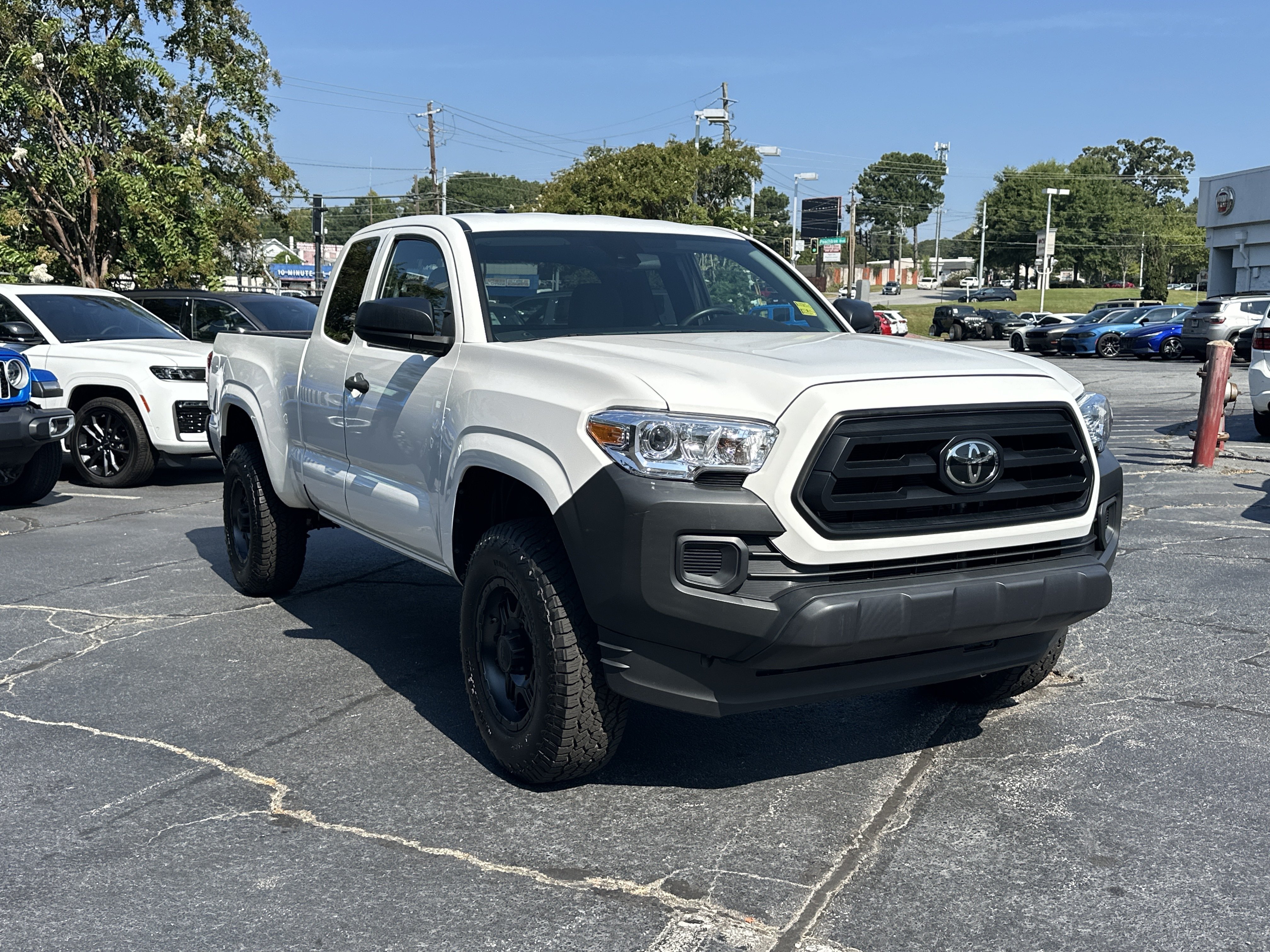 Used 2023 Toyota Tacoma SR RWD image 2