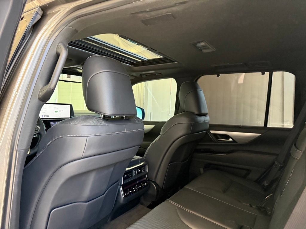 Used 2025 Lexus LX 600 F Sport w/ Accessory Package (2T) AWD/4WD image 27