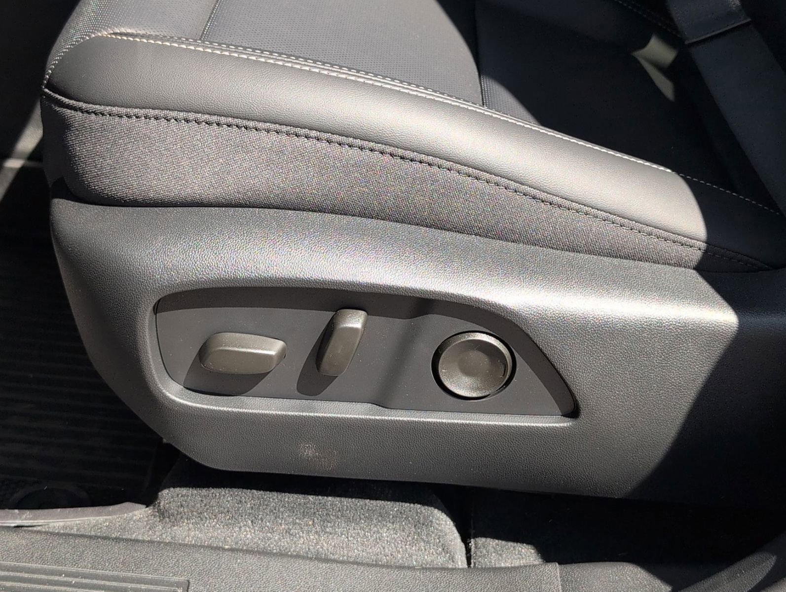 New 2026 GMC Terrain Elevation w/ Elevation Premium Package image 14