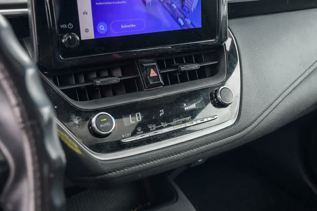 Used 2023 Toyota Corolla SE w/ SE Premium Package FWD image 20