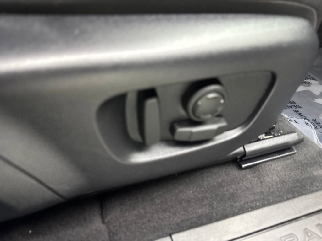 Used 2023 Land Rover Range Rover Evoque S image 47