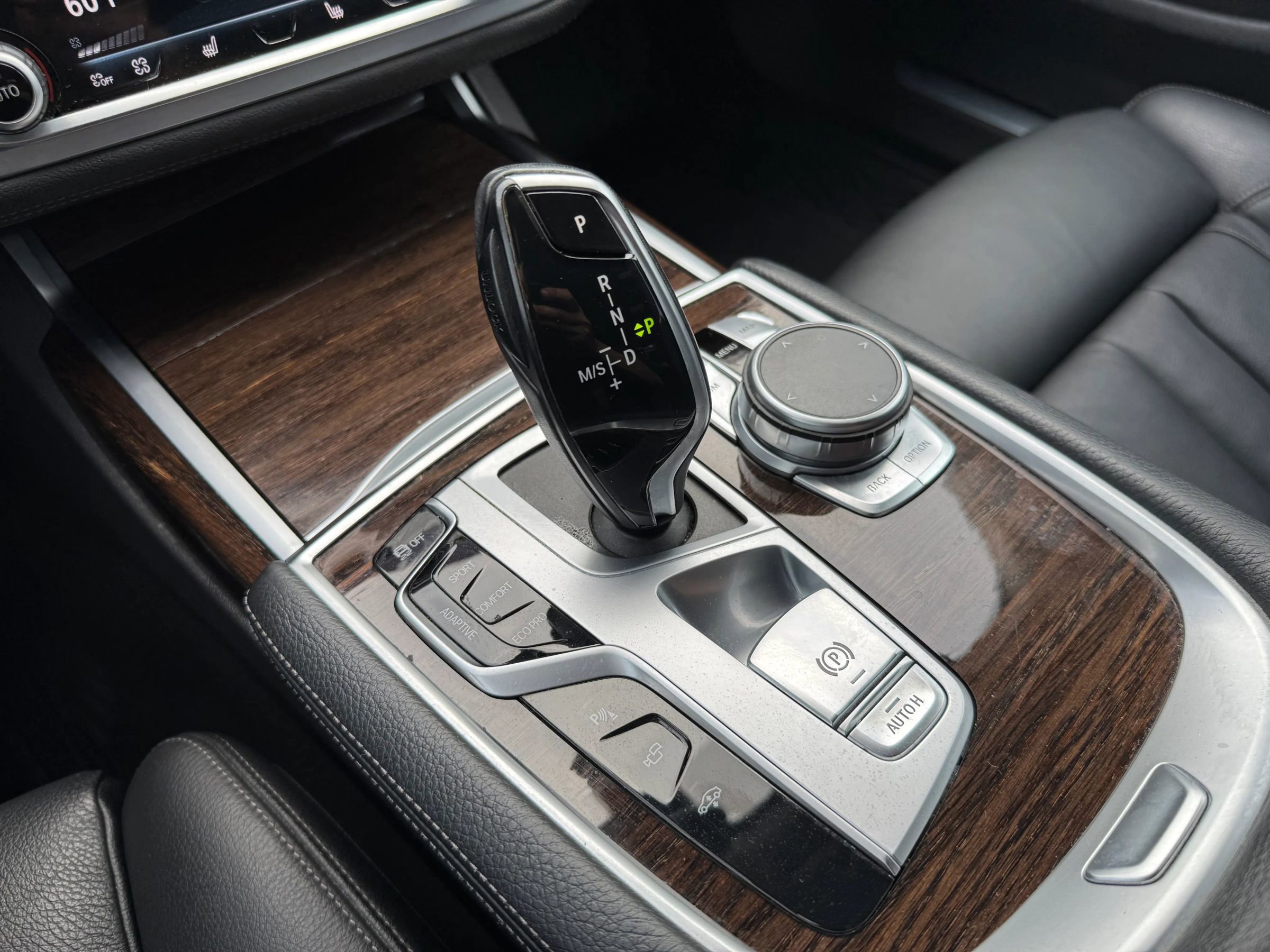 Used 2020 BMW 740i image 24