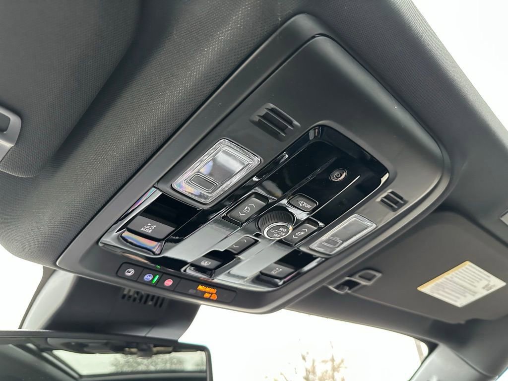 New 2026 Chevrolet Suburban RST w/ RST Capability Package AWD/4WD image 34