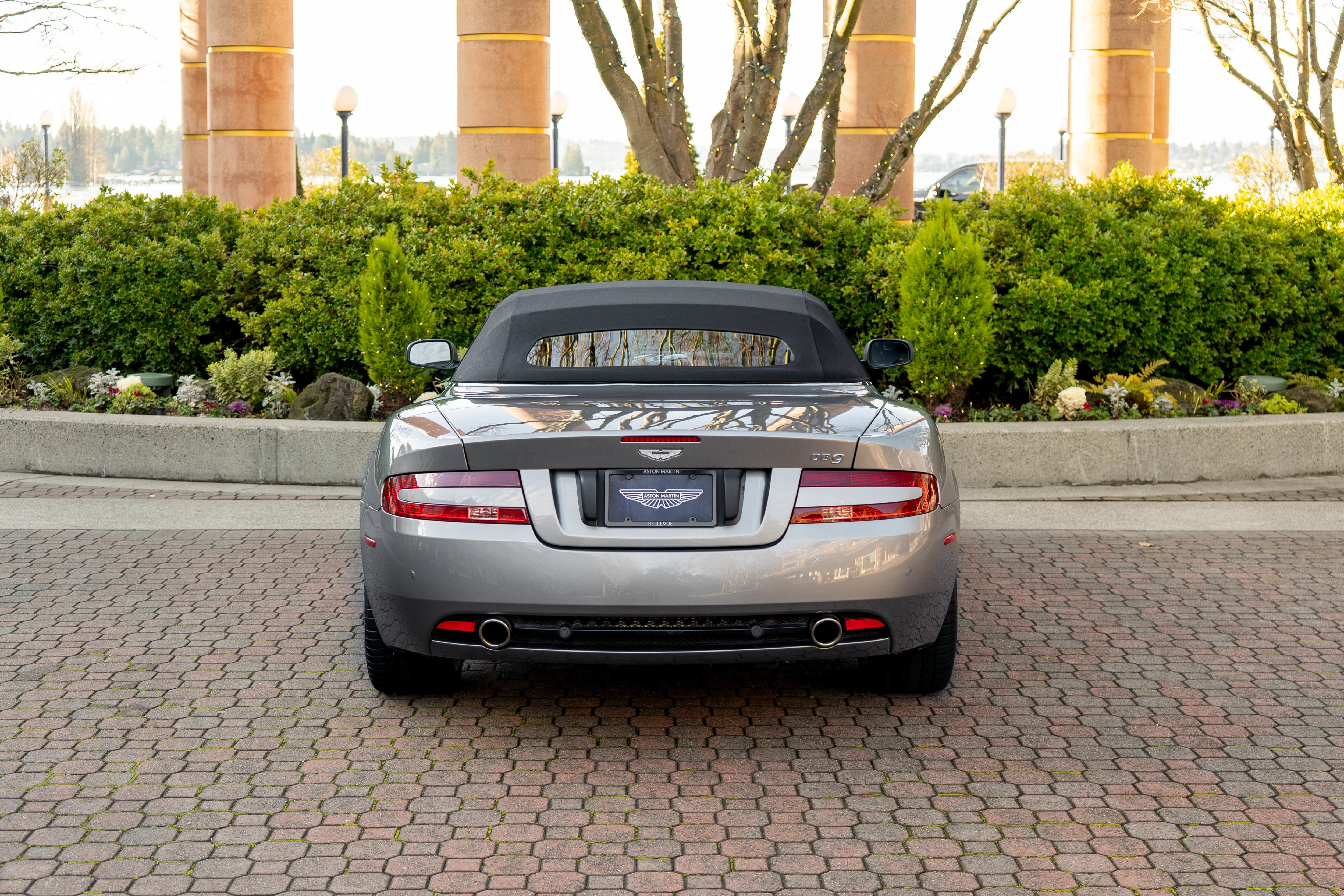 Used 2009 Aston Martin DB9 Volante RWD image 47