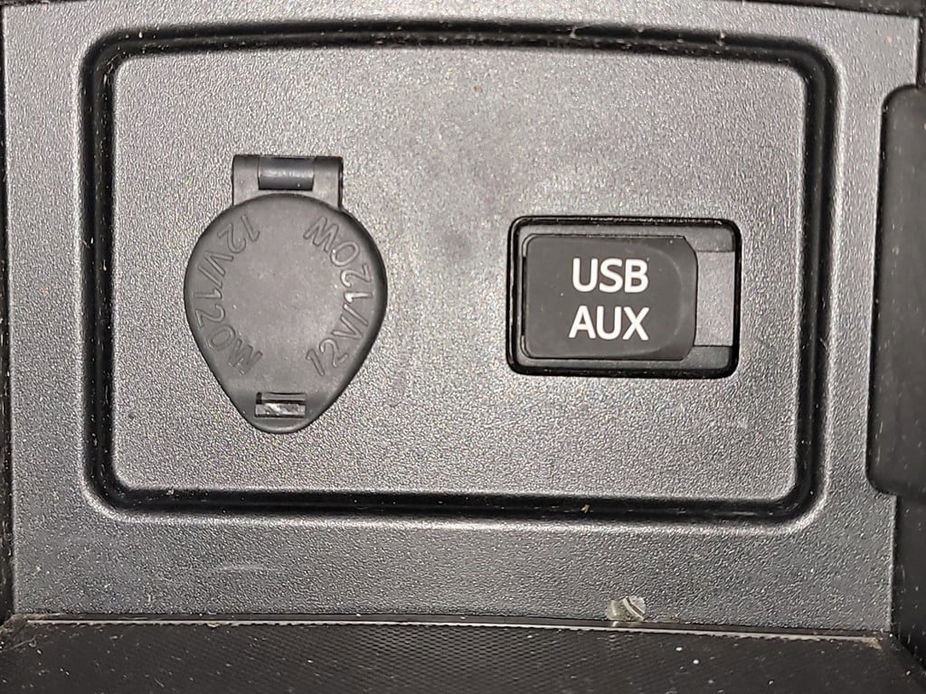 Used 2010 Toyota Camry LE FWD image 22