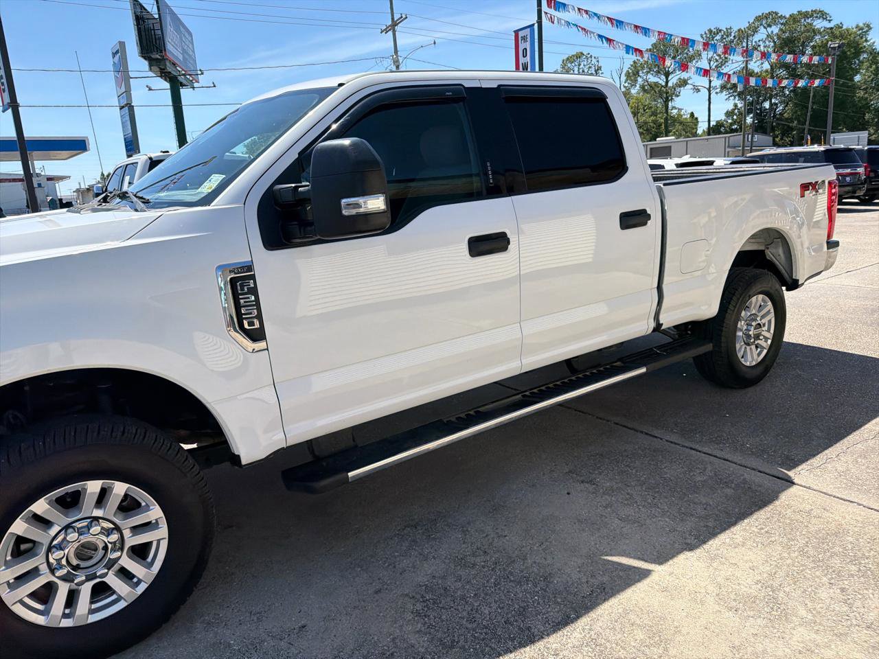 Used 2019 Ford F250 XLT w/ XLT Value Package AWD/4WD image 4