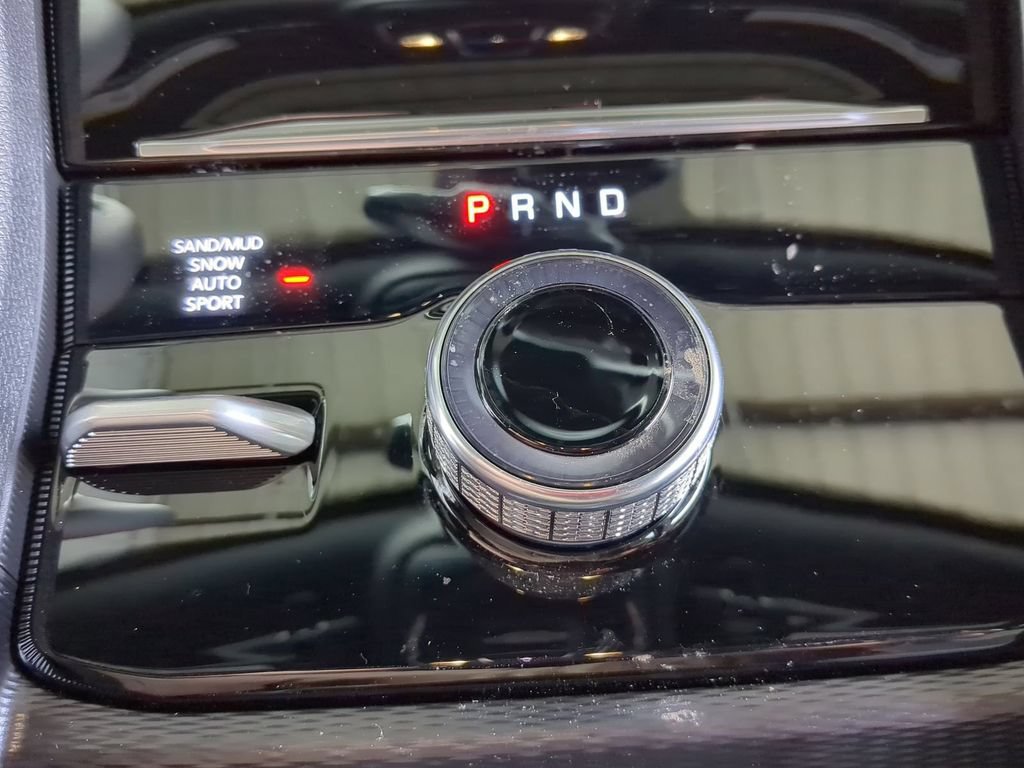 New 2026 Jeep Grand Cherokee Limited w/ Luxury Tech Group II AWD/4WD image 9