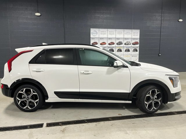 Used 2025 Kia Niro EX Touring FWD image 24