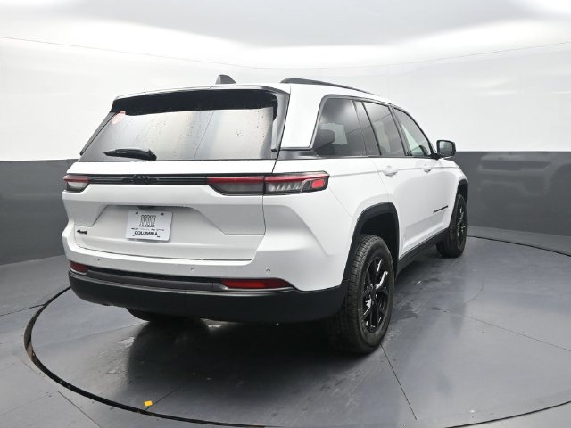 New 2026 Jeep Grand Cherokee Altitude AWD/4WD image 8