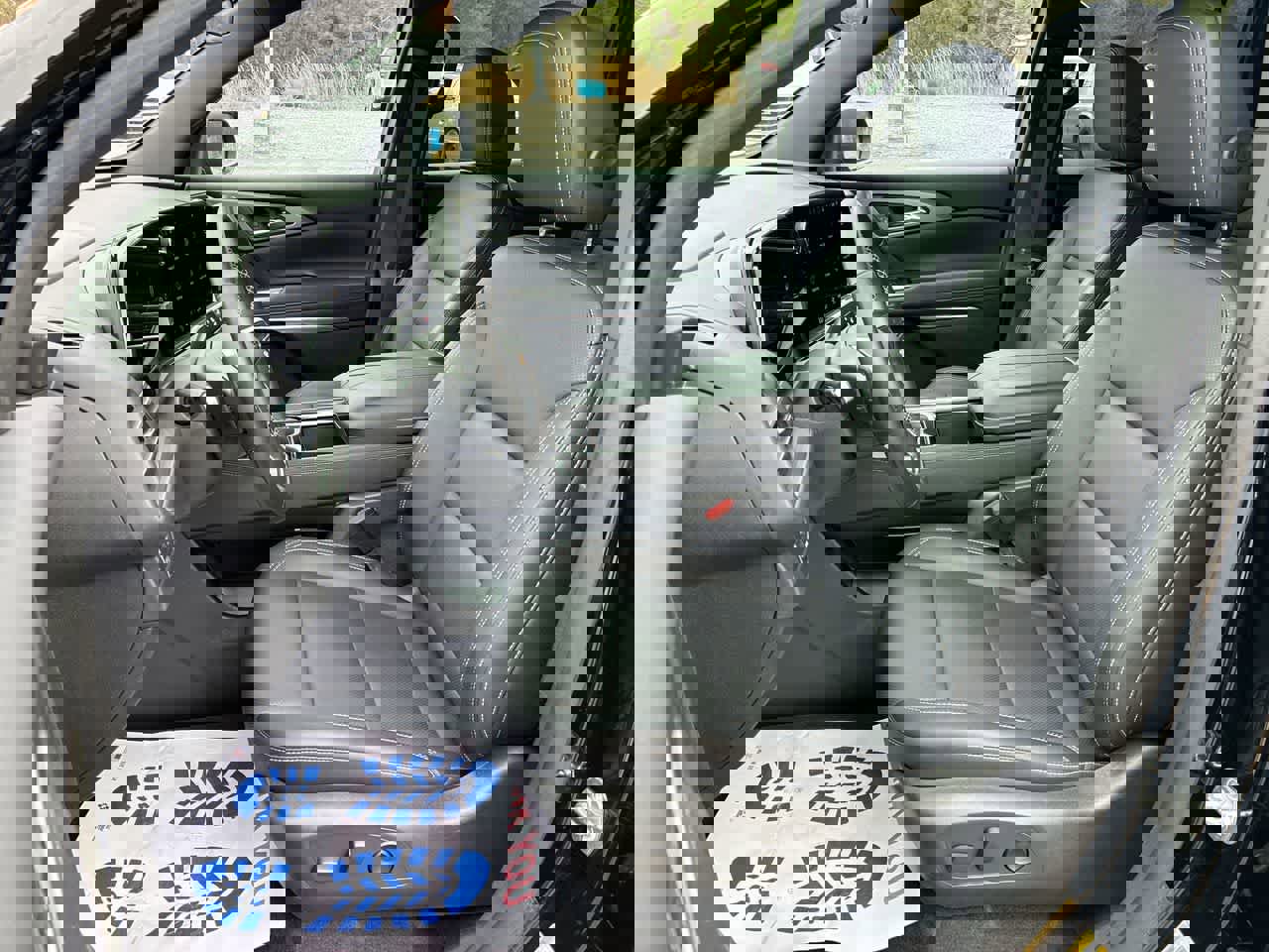 Used 2025 Chevrolet Traverse LT image 19