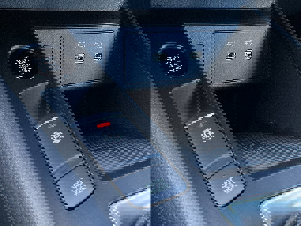 New 2026 Nissan Kicks SV image 32