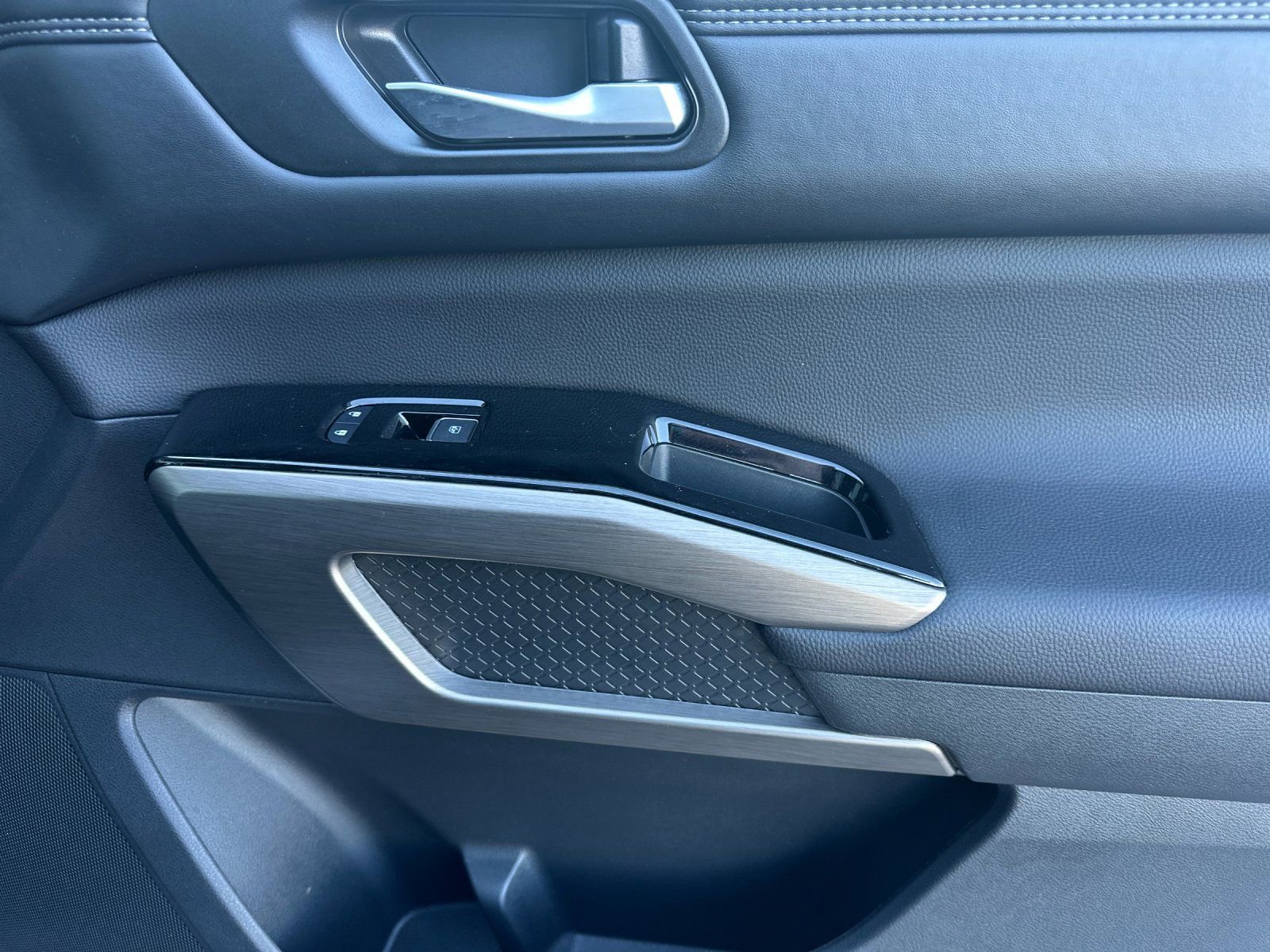 Used 2025 Nissan Pathfinder Platinum image 20