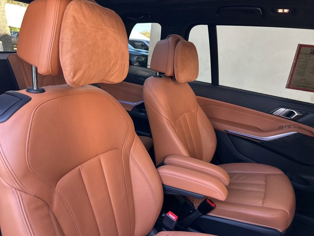 Used 2022 BMW X7 xDrive40i w/ M Sport Package image 27
