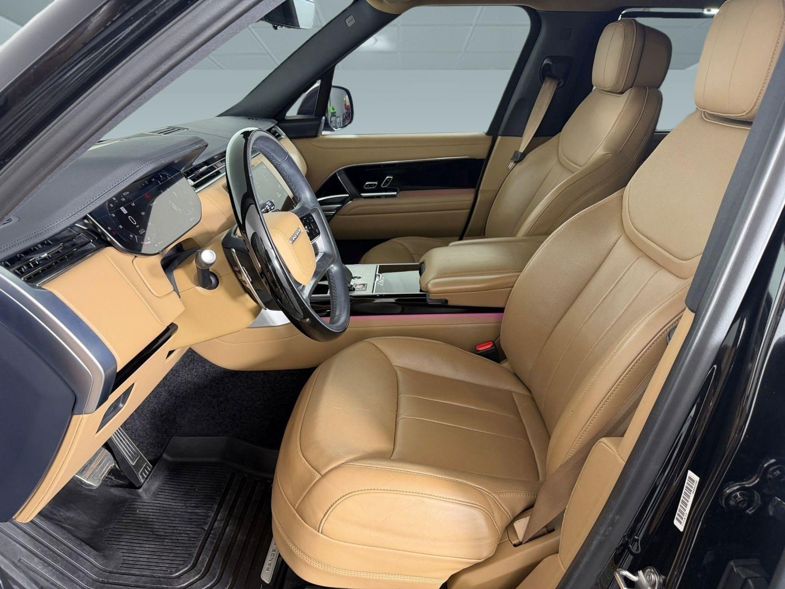 Used 2024 Land Rover Range Rover SE AWD/4WD image 5