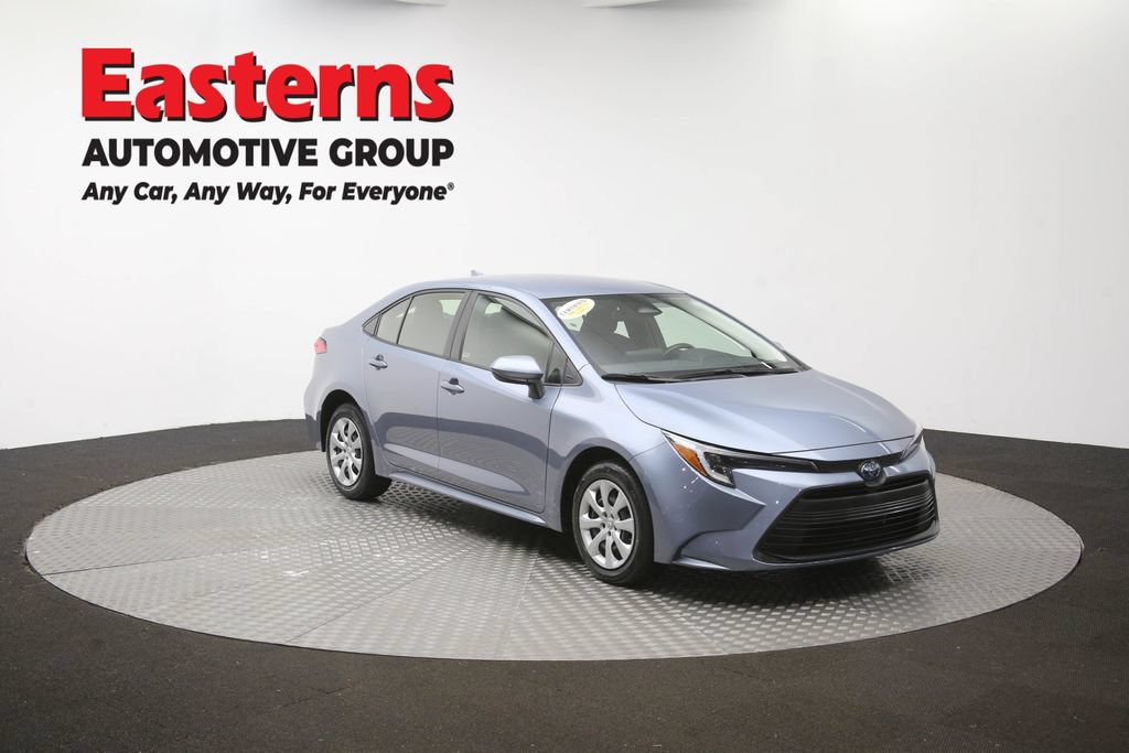 Used 2025 Toyota Corolla LE FWD image 43