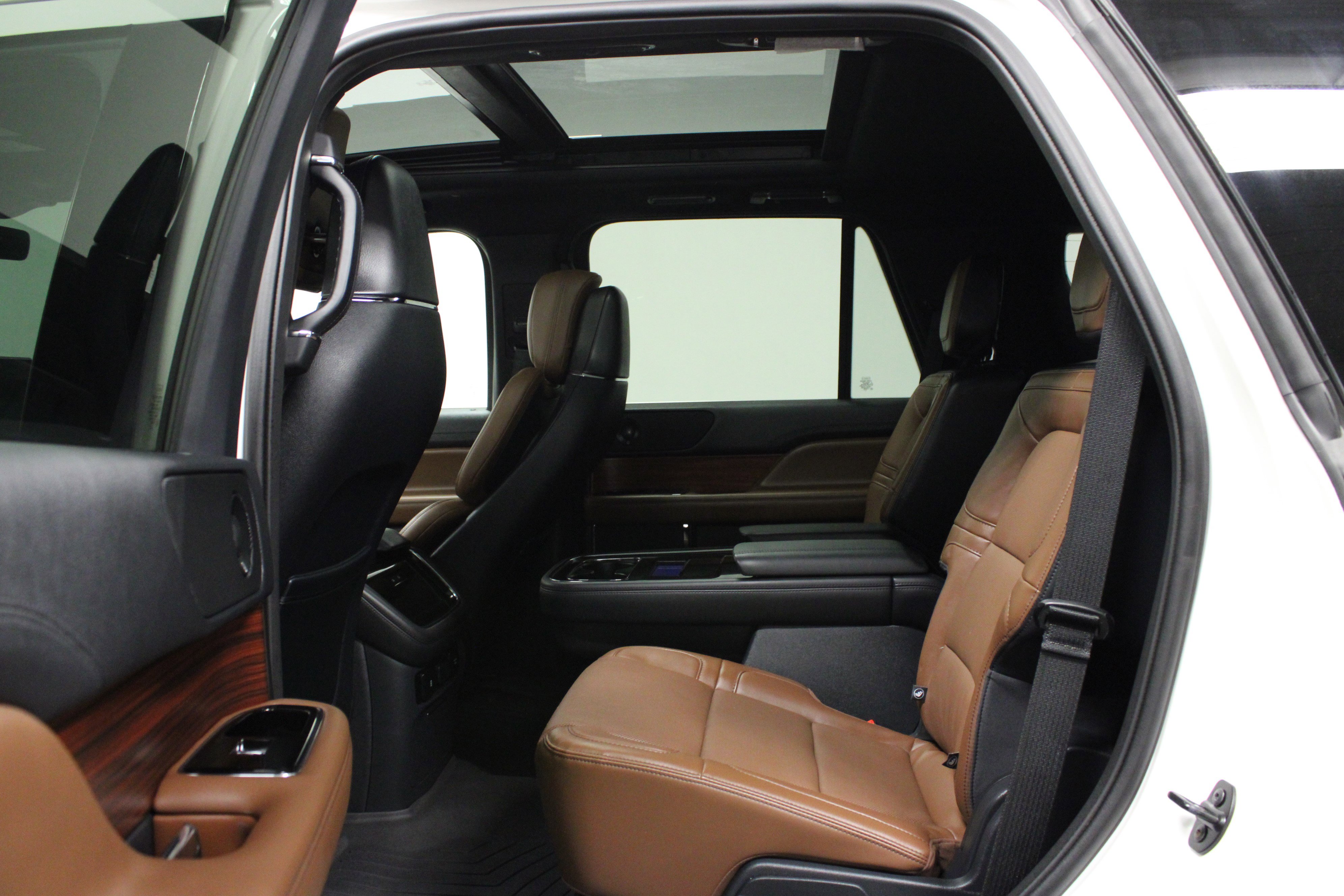 Used 2024 Lincoln Navigator Reserve image 13