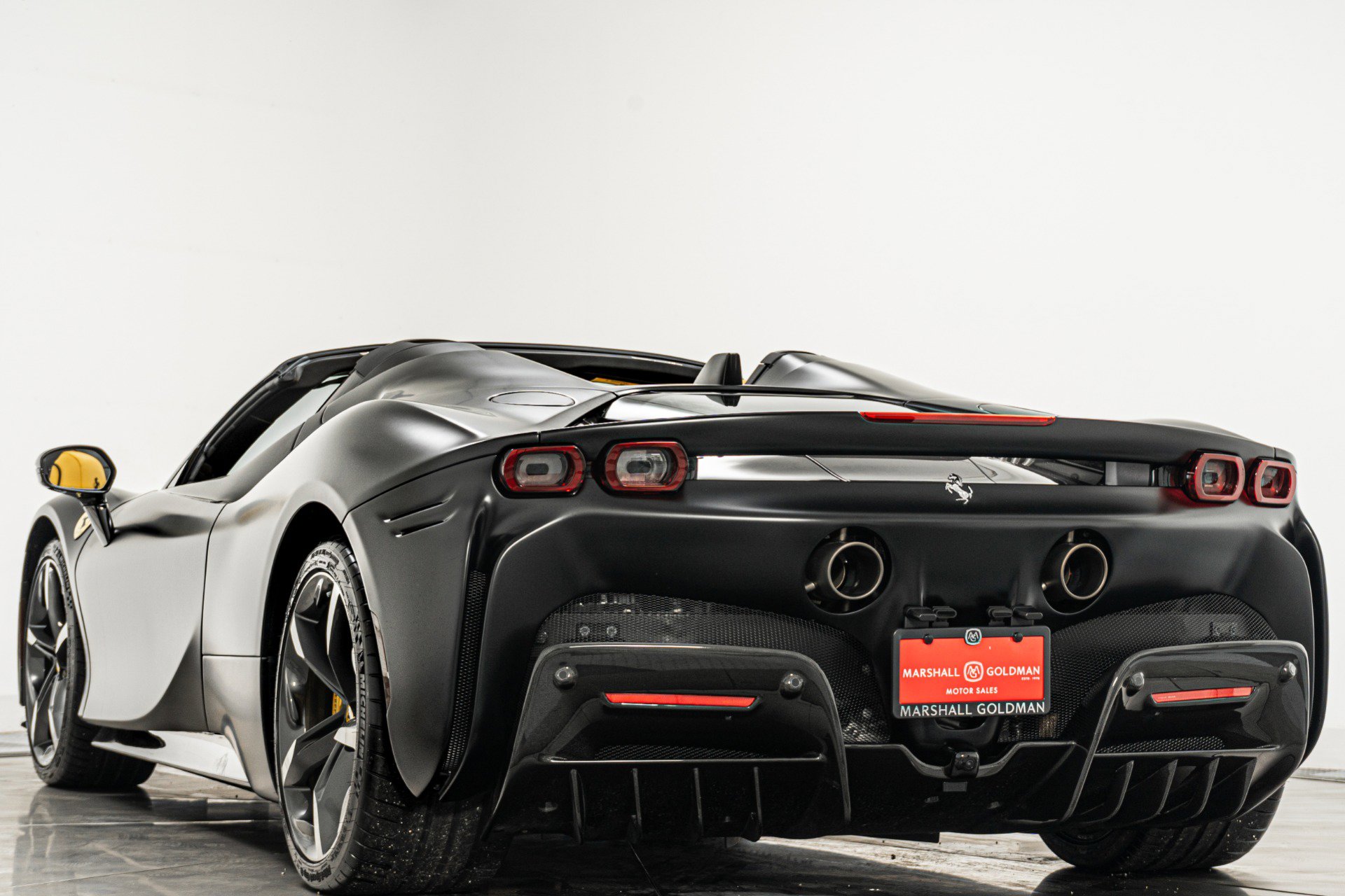 Used 2024 Ferrari SF90 Spider image 7