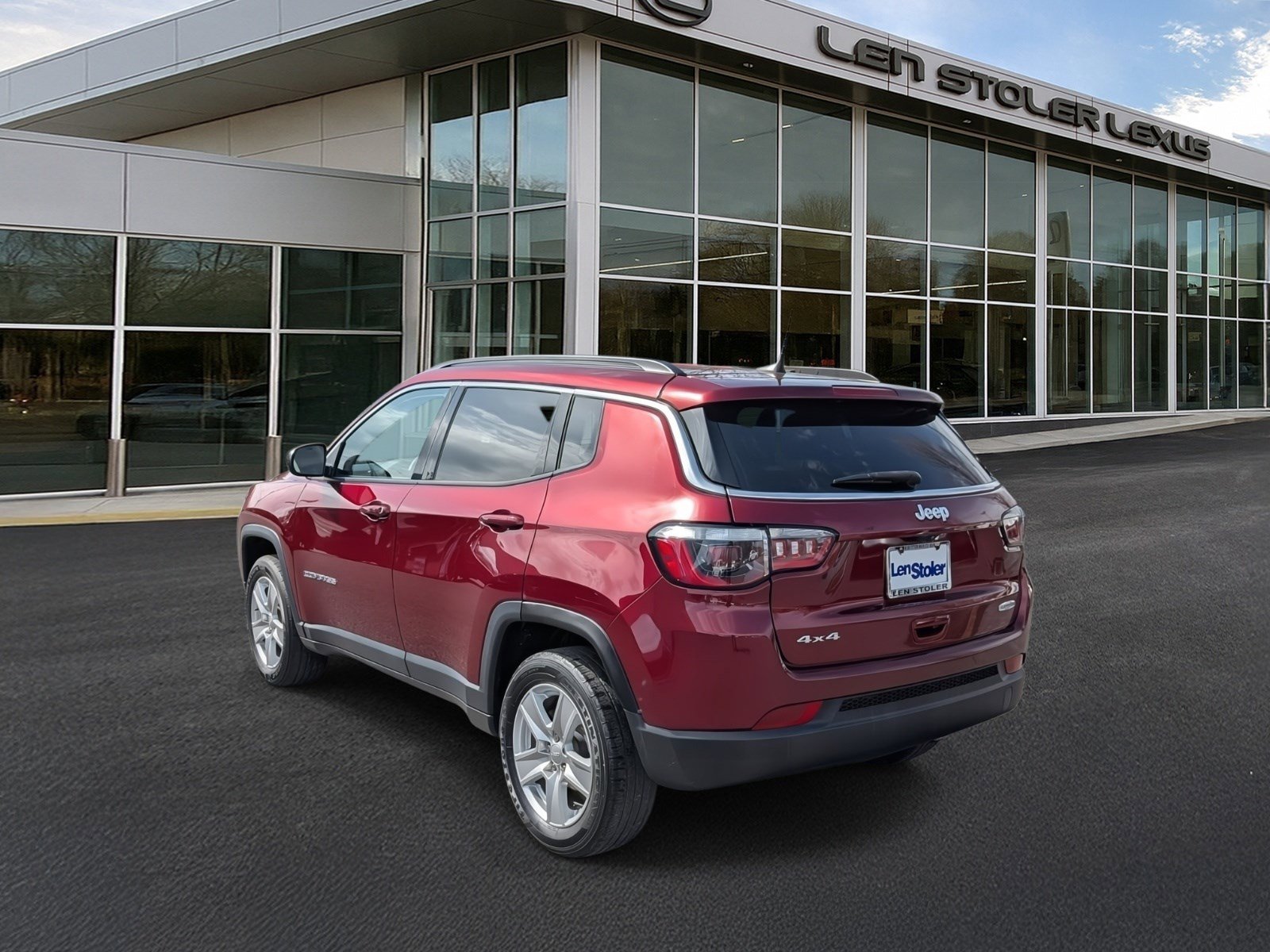 Used 2022 Jeep Compass Latitude image 3