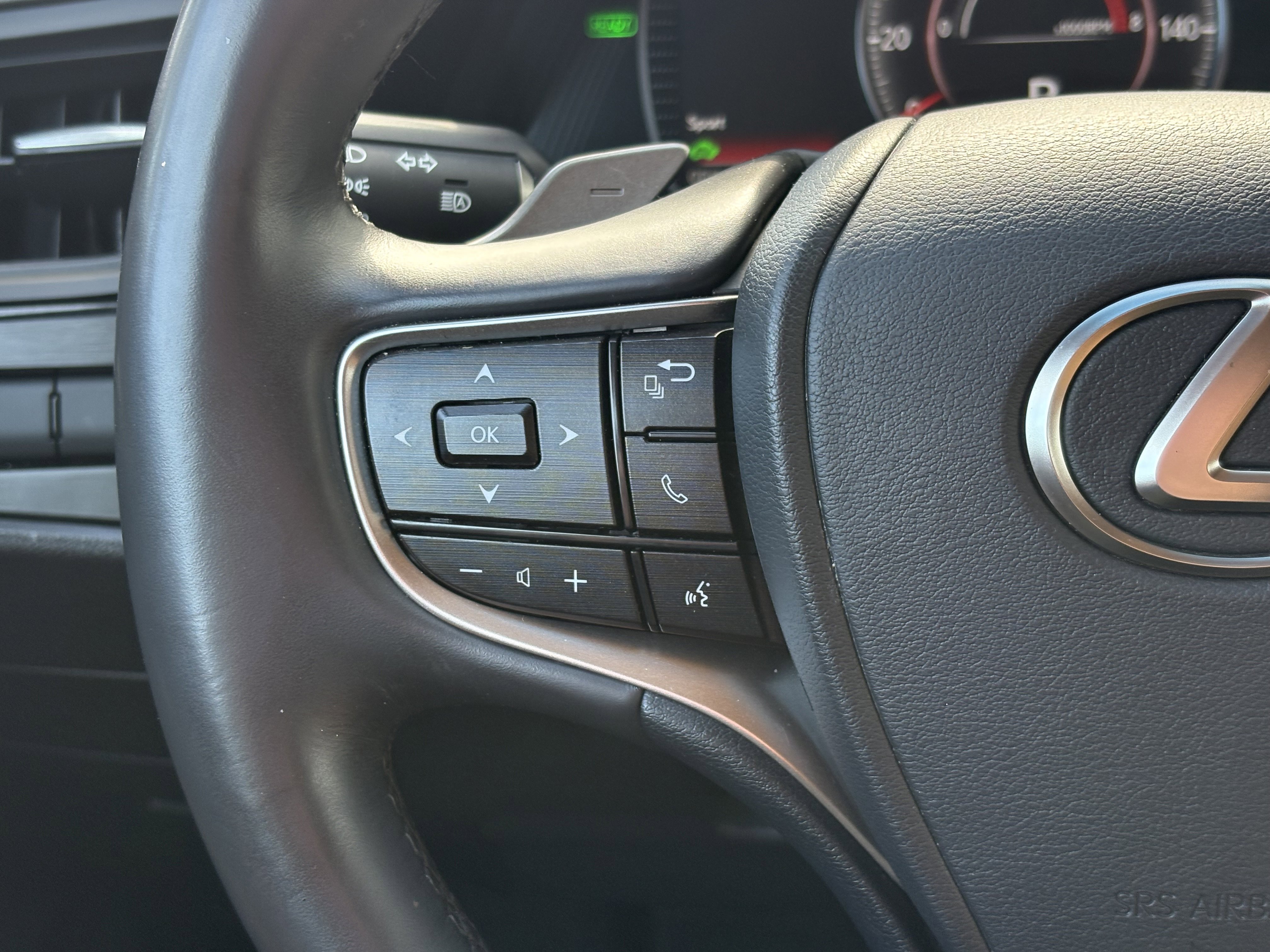 Used 2024 Lexus ES 300h w/ Premium Package image 16