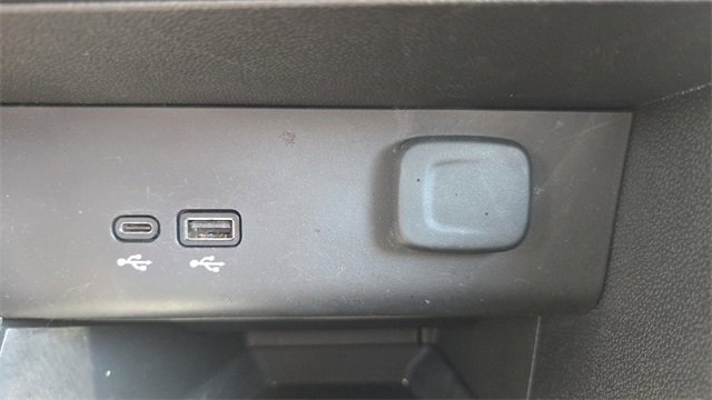 Used 2025 Buick Encore GX Sport Touring image 18