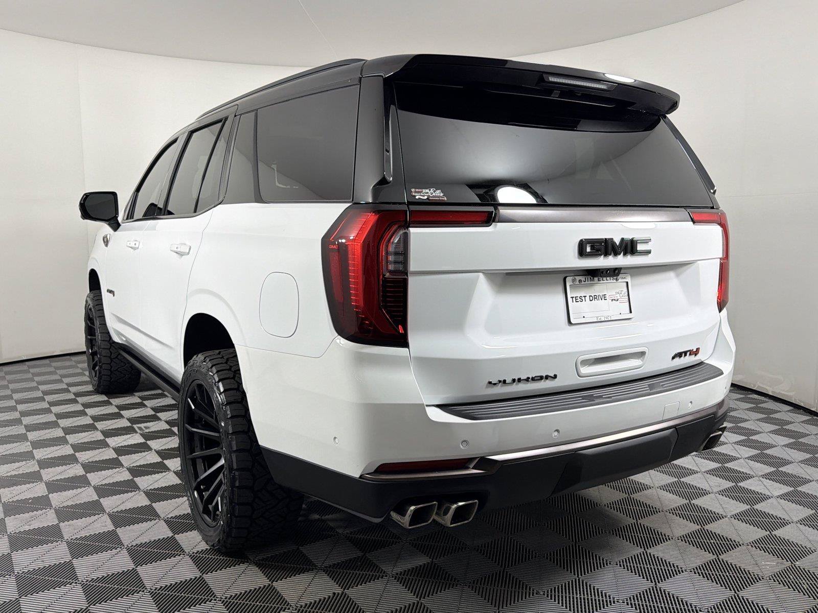 New 2026 GMC Yukon AT4 Ultimate AWD/4WD image 4